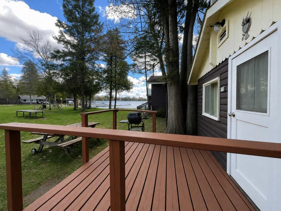 Ambleside - 1-Bedroom Cottage #3 House in Kawartha Lakes