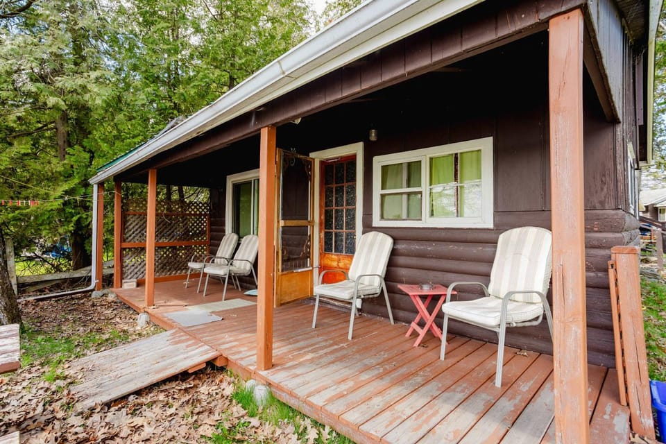 Ambleside - 2-Bedroom Cottage #4 House in Kawartha Lakes