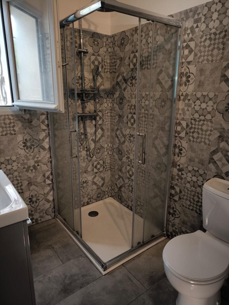 Shower, Toilet, Bathroom