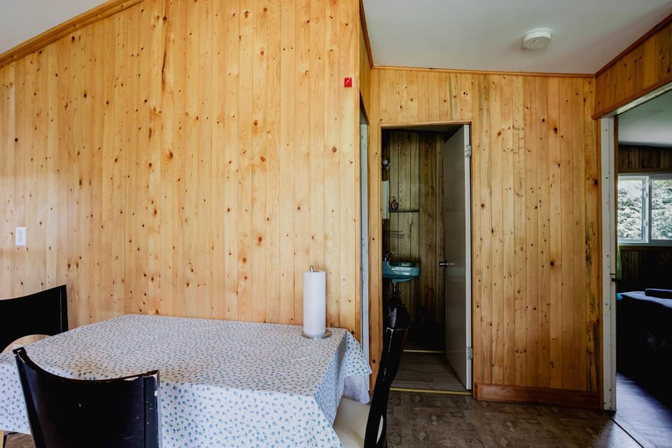2-Bedroom Cottage #9 - Ambleside House in Kawartha Lakes