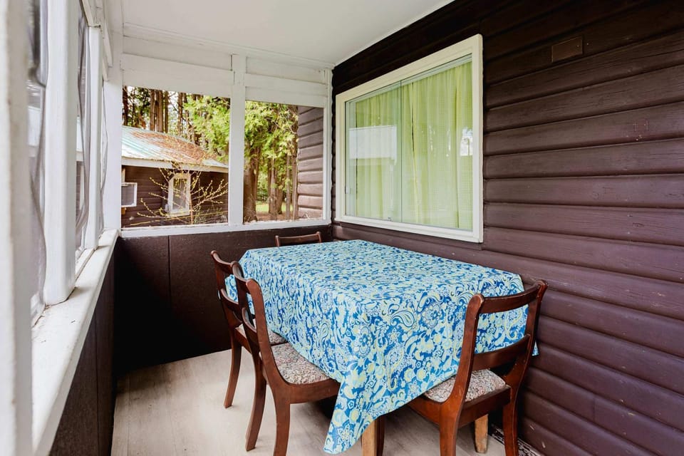 2-Bedroom Cottage #1 - Ambleside House in Kawartha Lakes