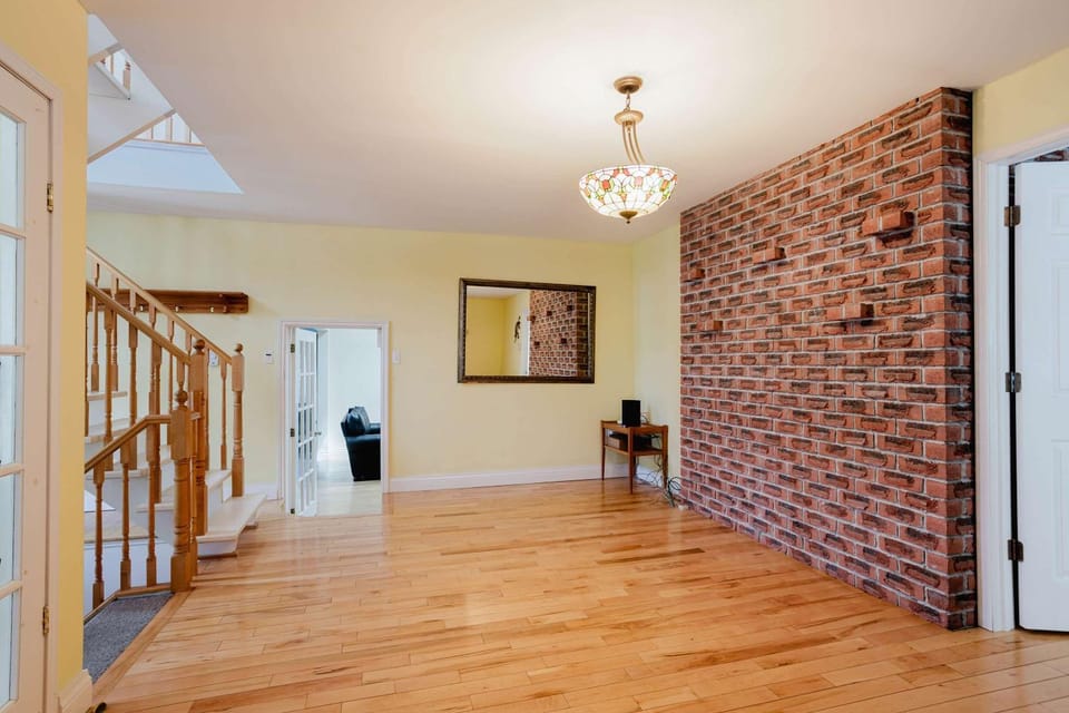 Spacious 3-Bedroom Main House in Bobcaygeon #12 House in Kawartha Lakes