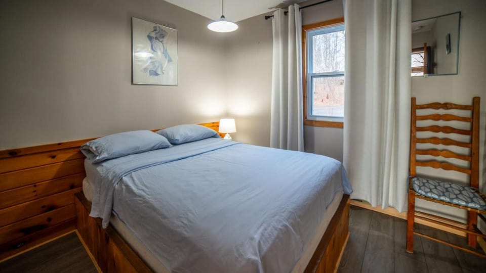 Lake Muskoka 2-bedroom Cottage - Pier 100 #50 House in Muskoka Lakes