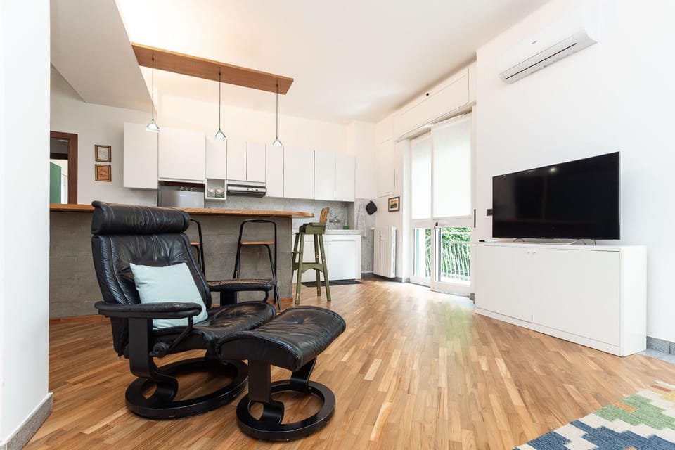 Communal lounge/ TV room, TV and multimedia, Kitchen or kitchenette, Living room, Seating area, Dining area, Evening entertainment, oven, pet friendly, stove