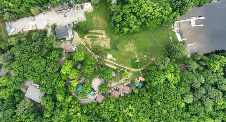 Lake Muskoka 3-bedroom Cottage - Pier 100 #30 House in Muskoka Lakes