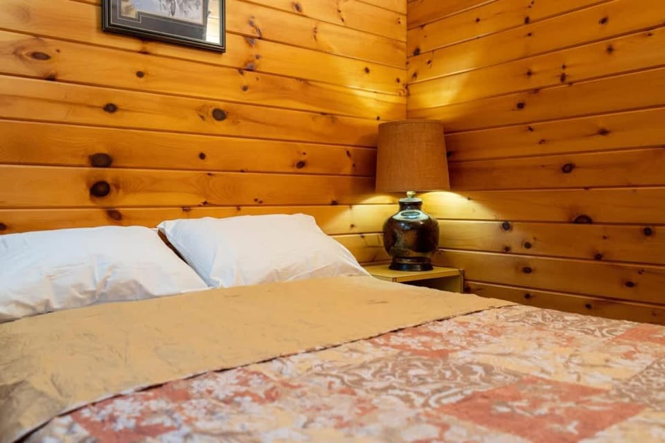 Lake Muskoka Deluxe 3-bdrm Cottage - Pier 100 #80 House in Muskoka Lakes