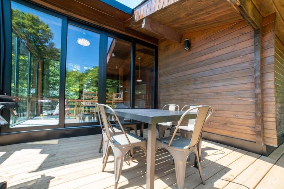 Lake Muskoka 3-bedroom Cottage - Pier 100 #20 House in Muskoka Lakes