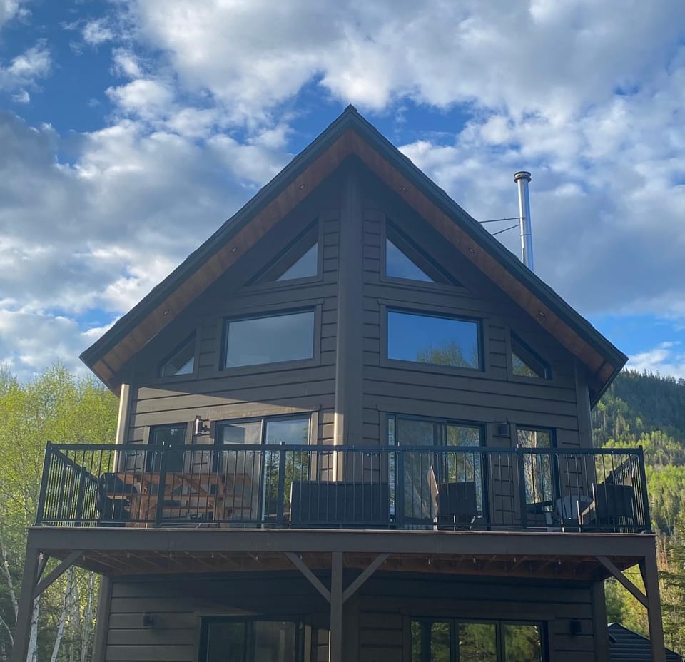 Chalet au coeur des montagnes Chalet in L'Anse-Saint-Jean