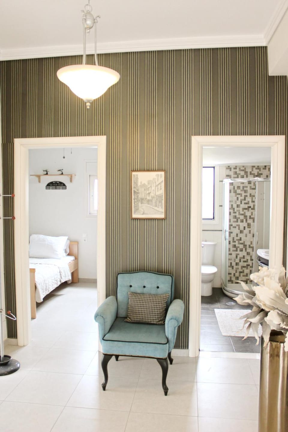 Photo of the whole room, Bedroom