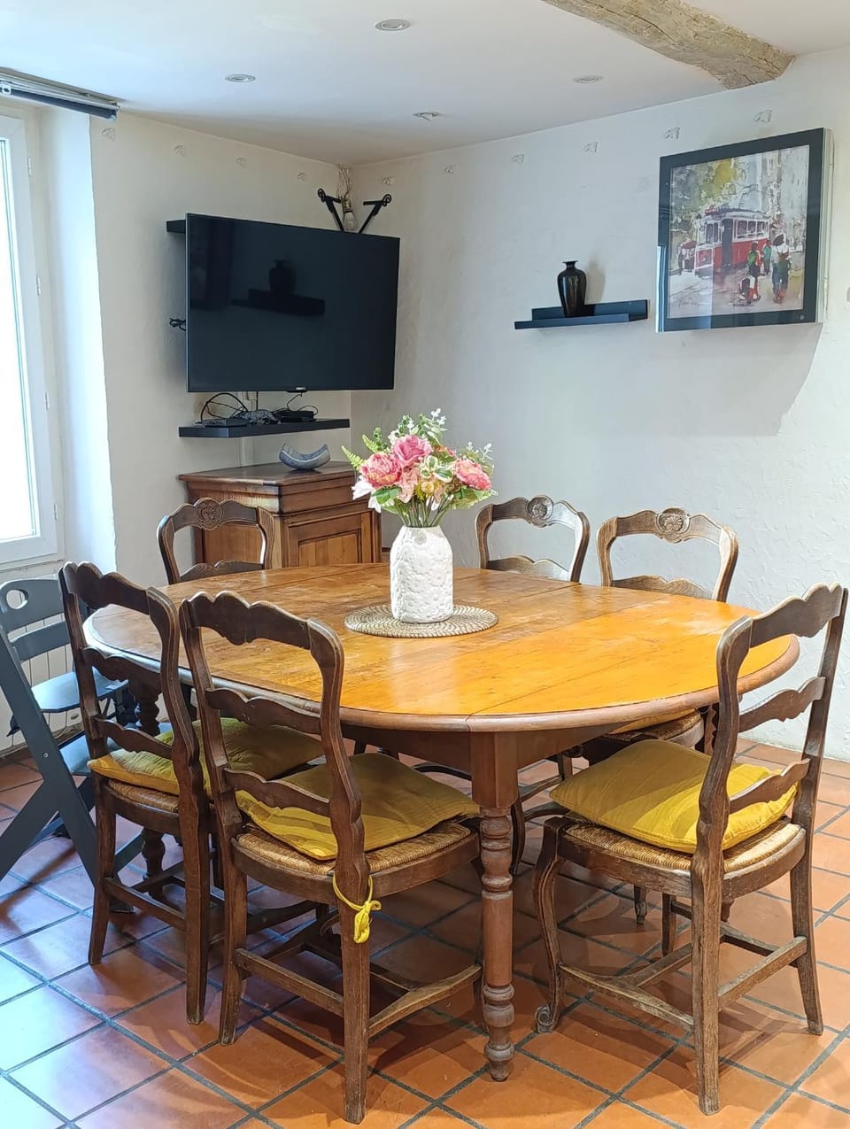 TV and multimedia, Living room, Dining area