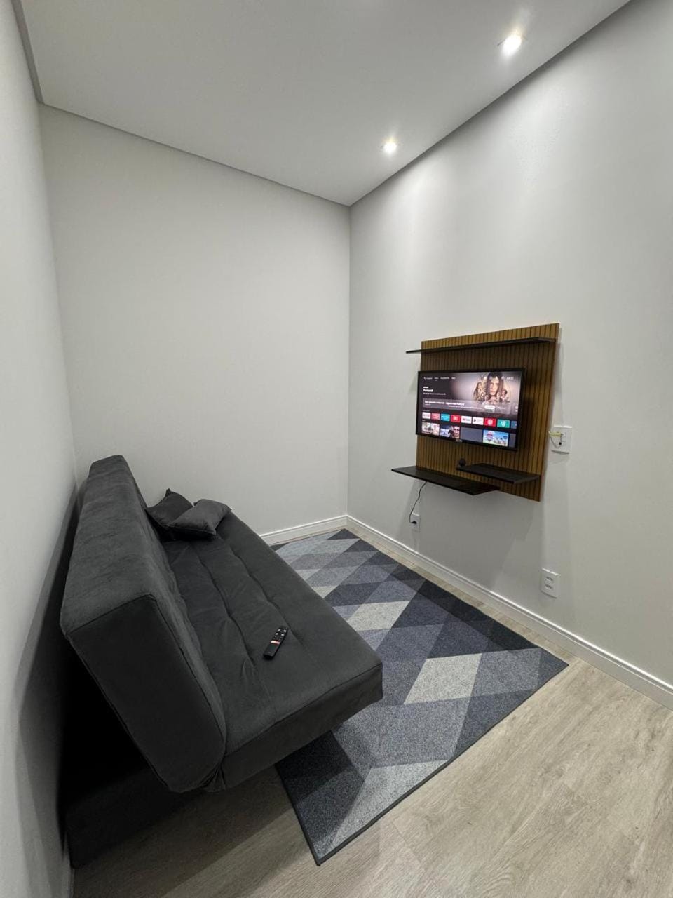 Communal lounge/ TV room, TV and multimedia, Living room