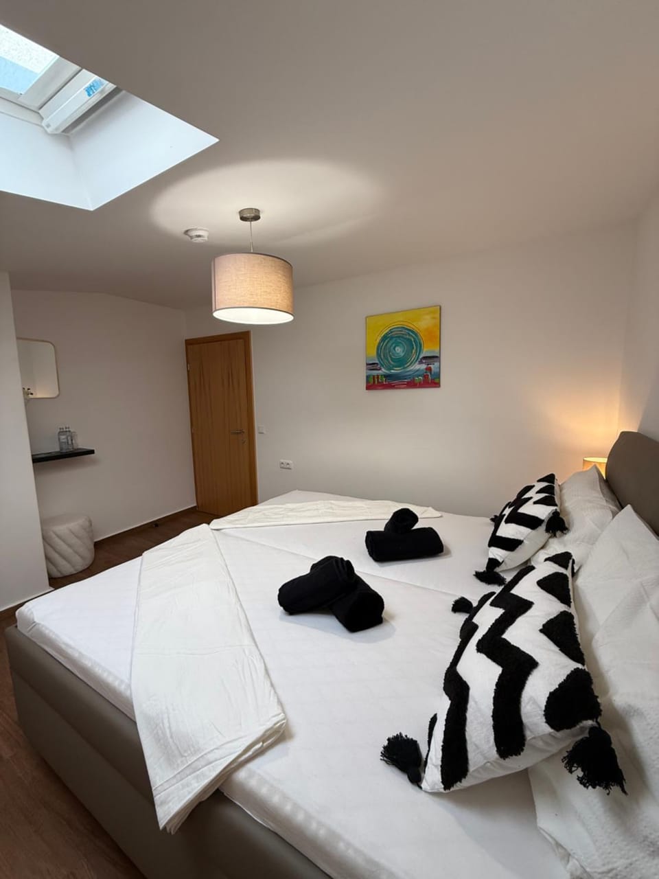 Bed, Photo of the whole room