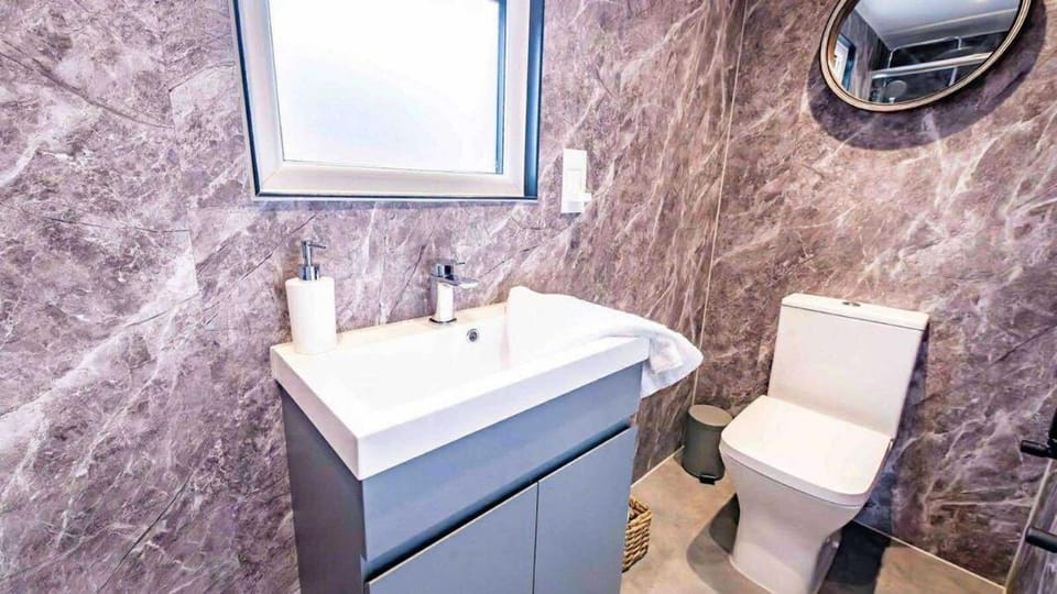 Toilet, Bathroom