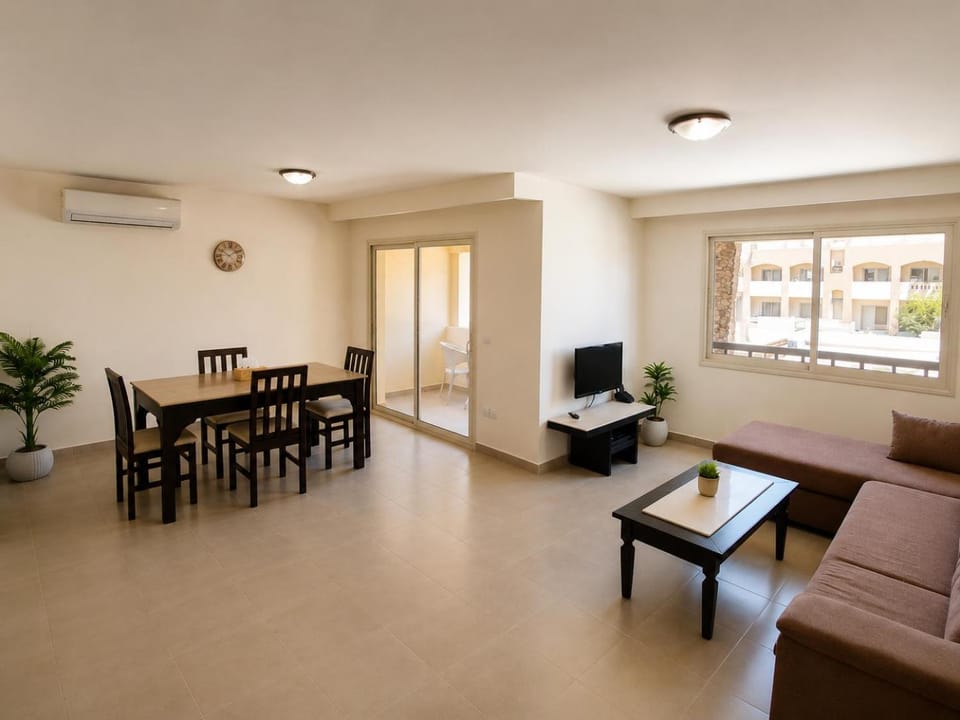 TV and multimedia, Living room, Seating area, Dining area, air conditioner