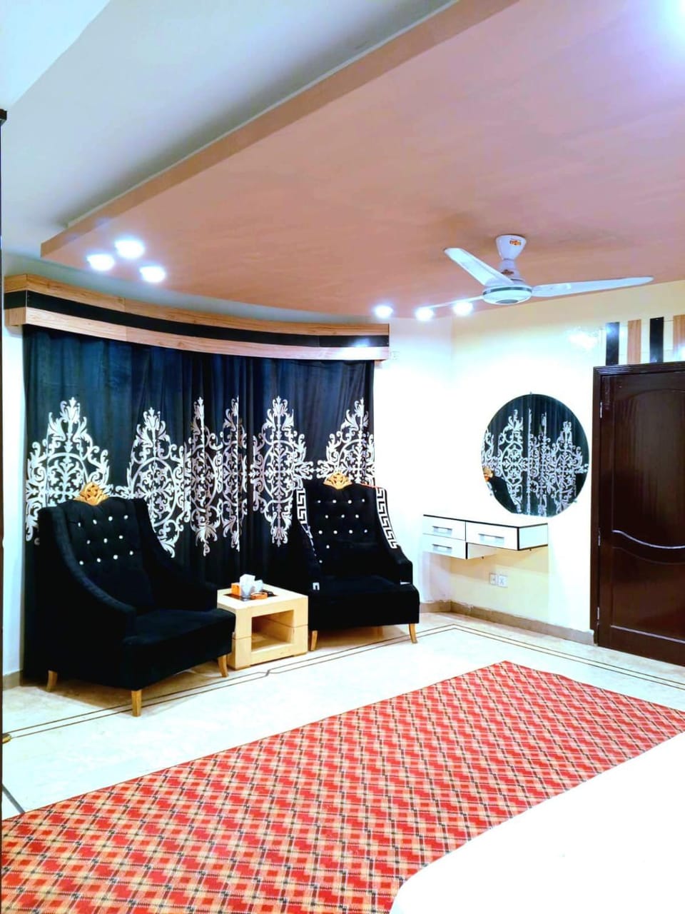 Living room, Seating area, hair dresser, hair dresser