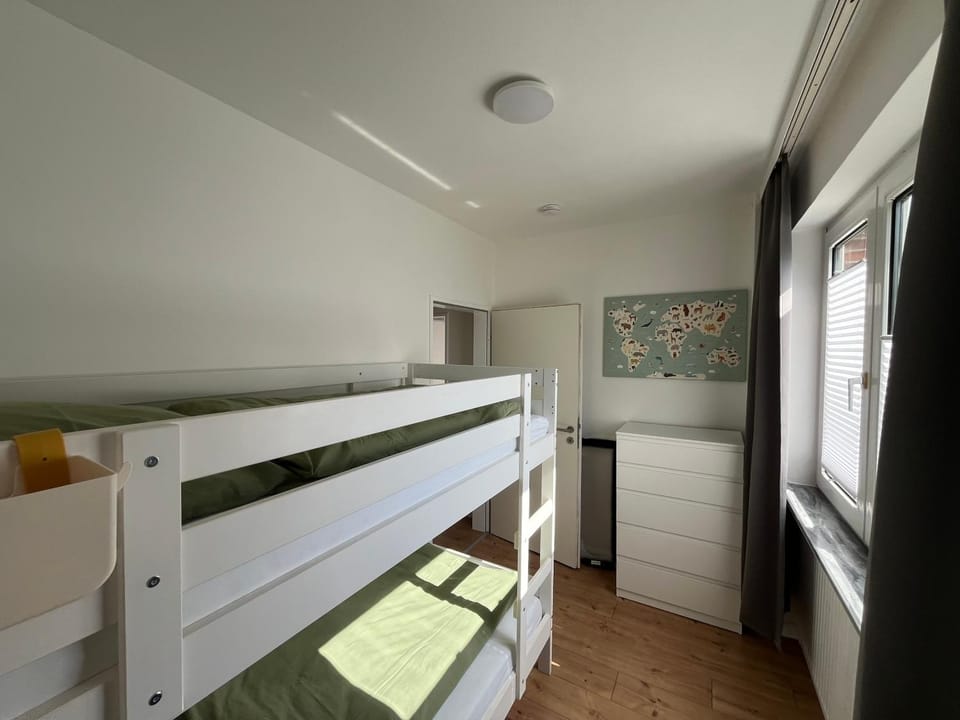 children, bunk bed