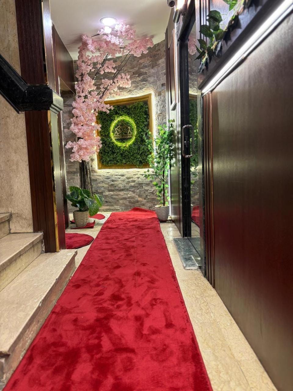 Facade/entrance