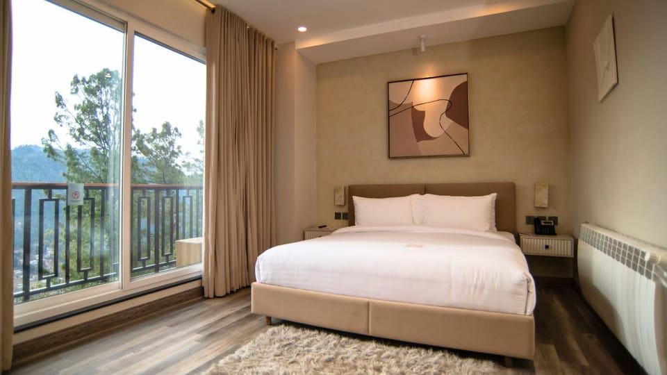 Bed, TV and multimedia, View (from property/room), Balcony/Terrace, Photo of the whole room, Bedroom, Mountain view, heating, internet