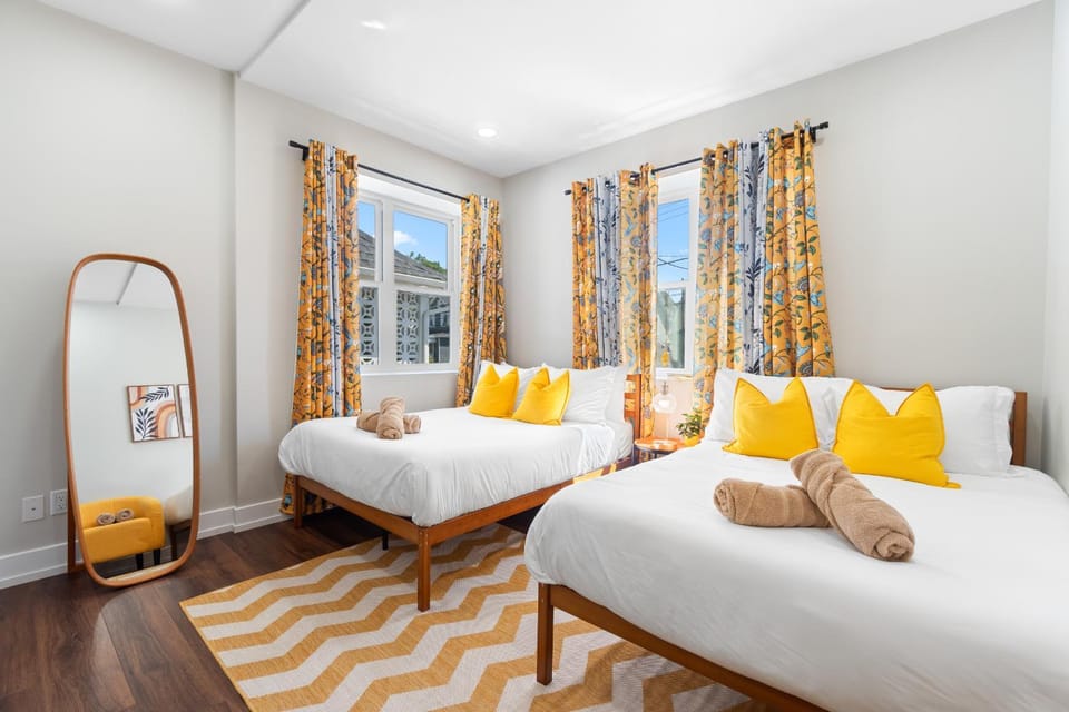 CityLine Group Stay | Near NYC | Private Parking House in North Bergen