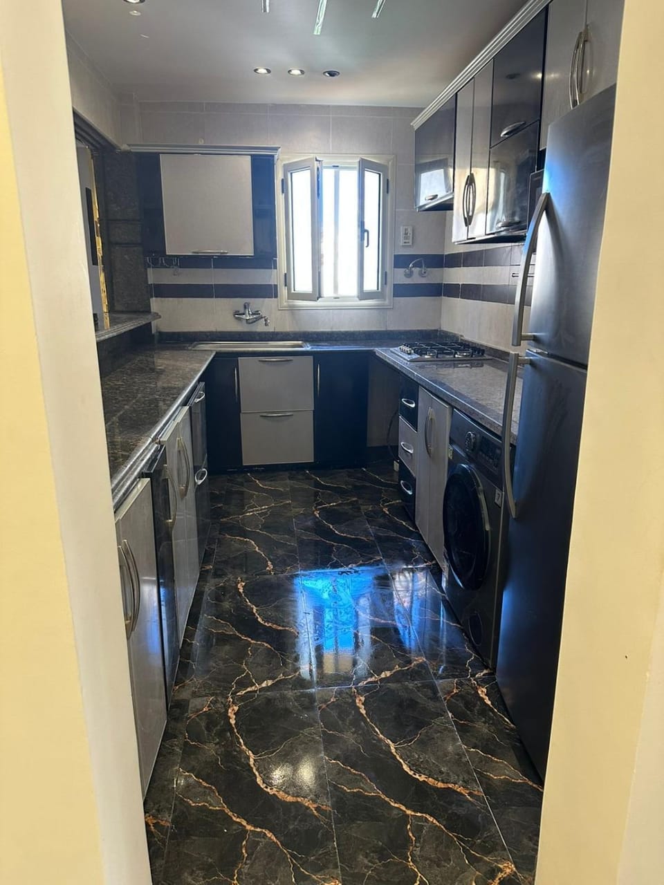 شاليه دور اول علوي بقرية لازوردي باي Apartment in Egypt