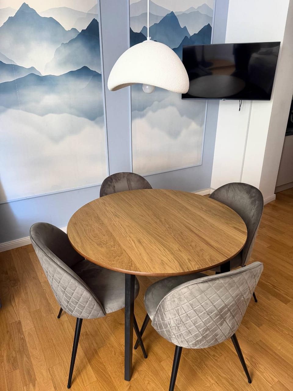 Seating area, Dining area