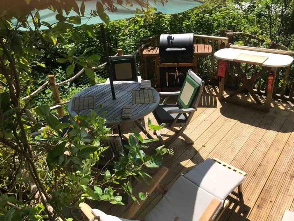 BBQ facilities, Balcony/Terrace