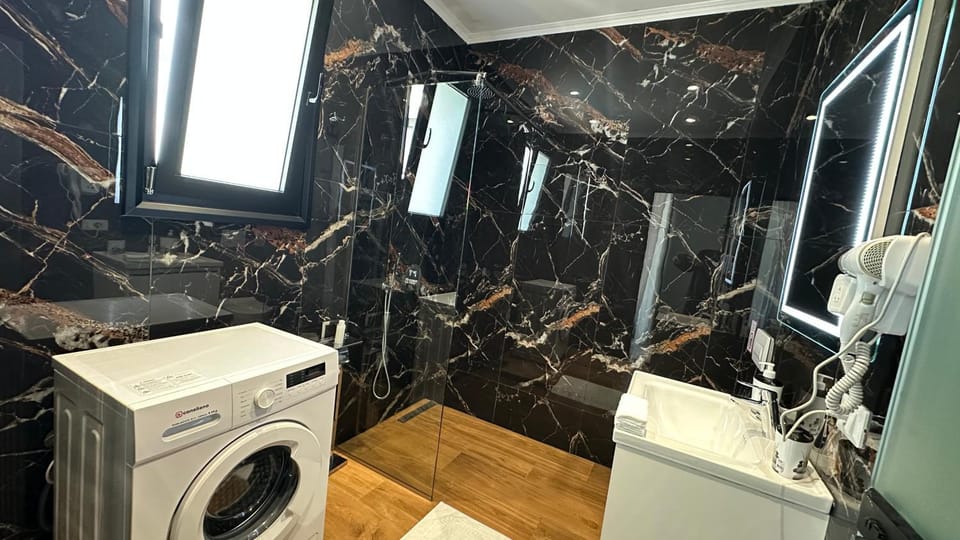 LiEl Holiday Hotel in Vlorë