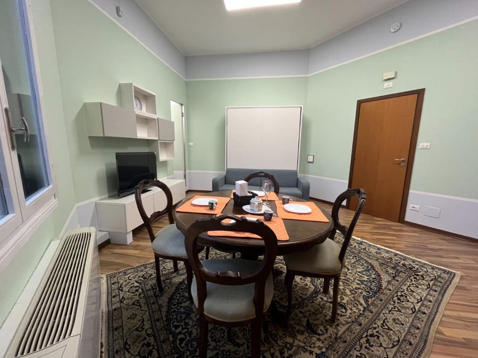 150 passi dalla stazione di Bologna Apartment in Bologna