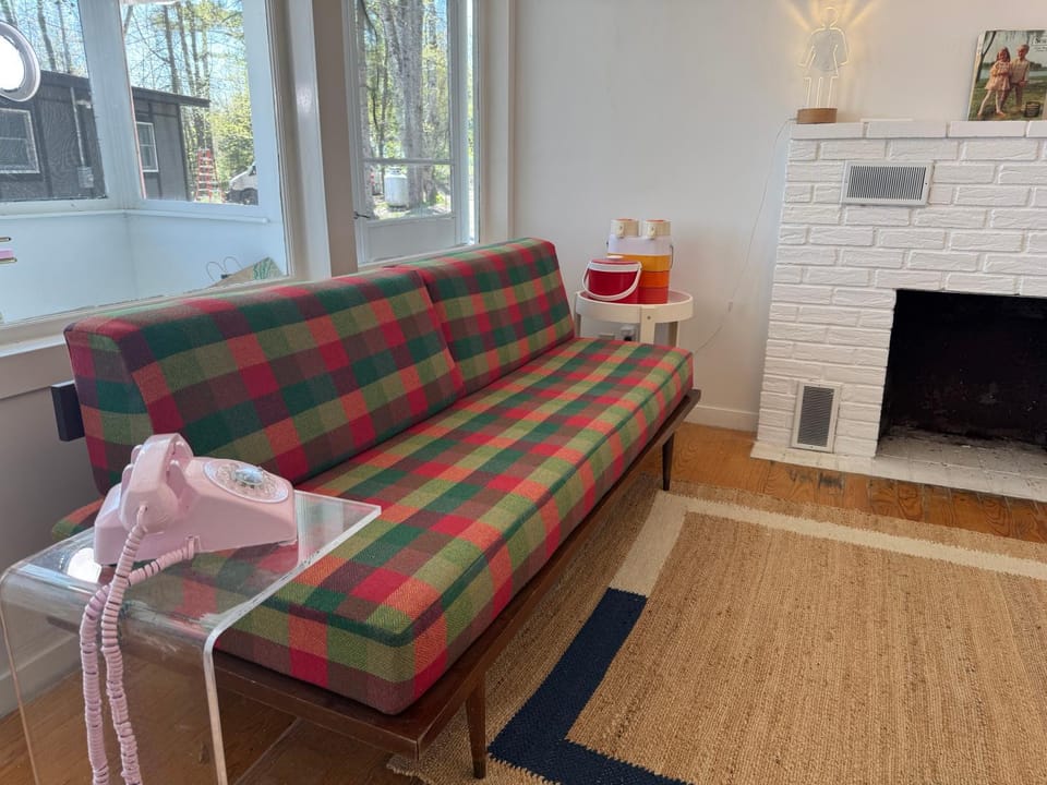 Lakefront midcentury vintage House in Brighton
