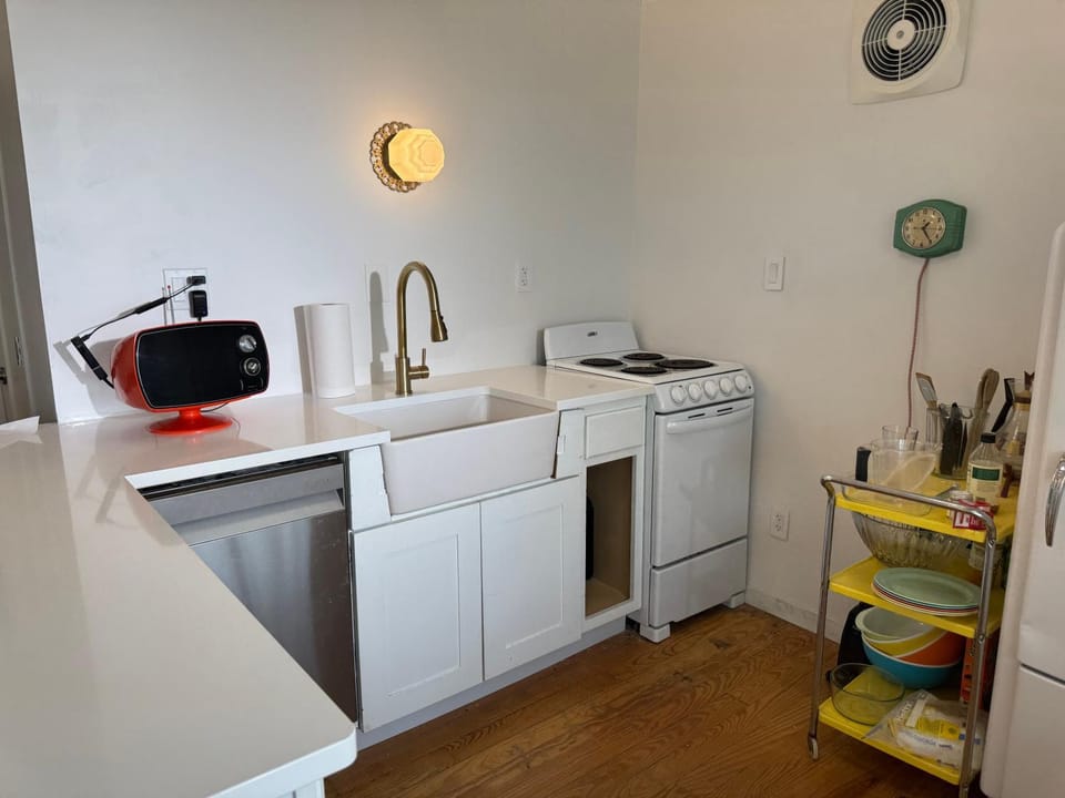 Lakefront midcentury vintage House in Brighton