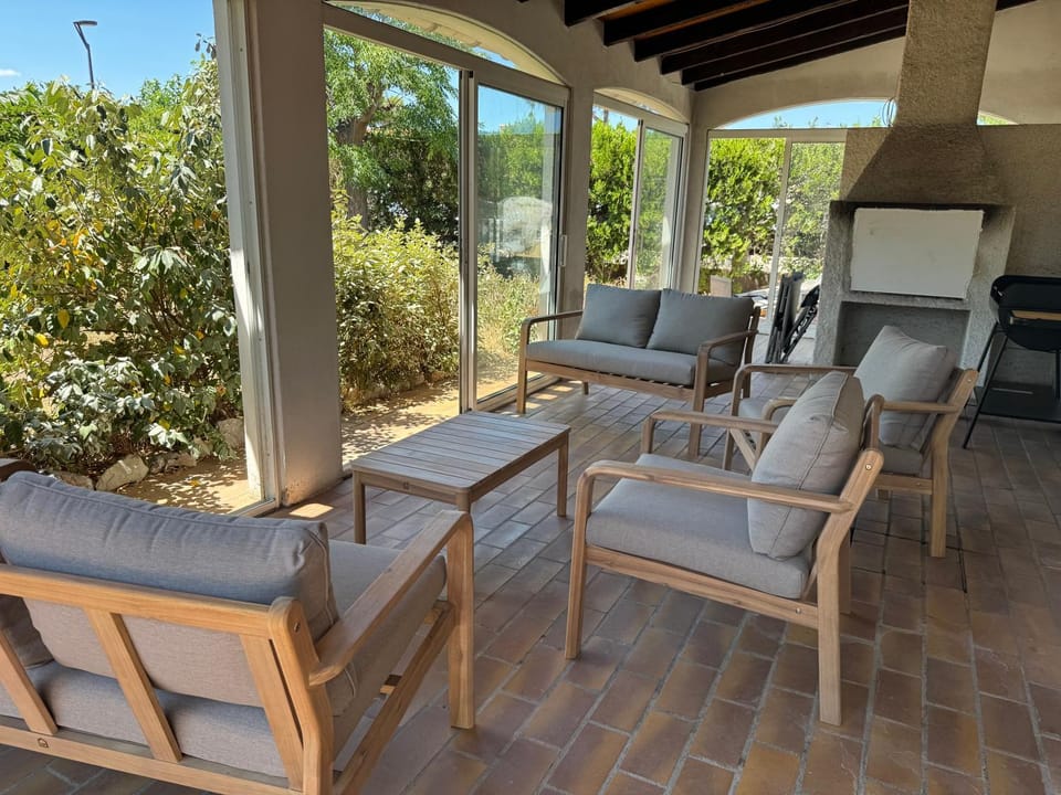 Patio, Day, Garden, View (from property/room), Balcony/Terrace, Living room, Seating area, Garden view