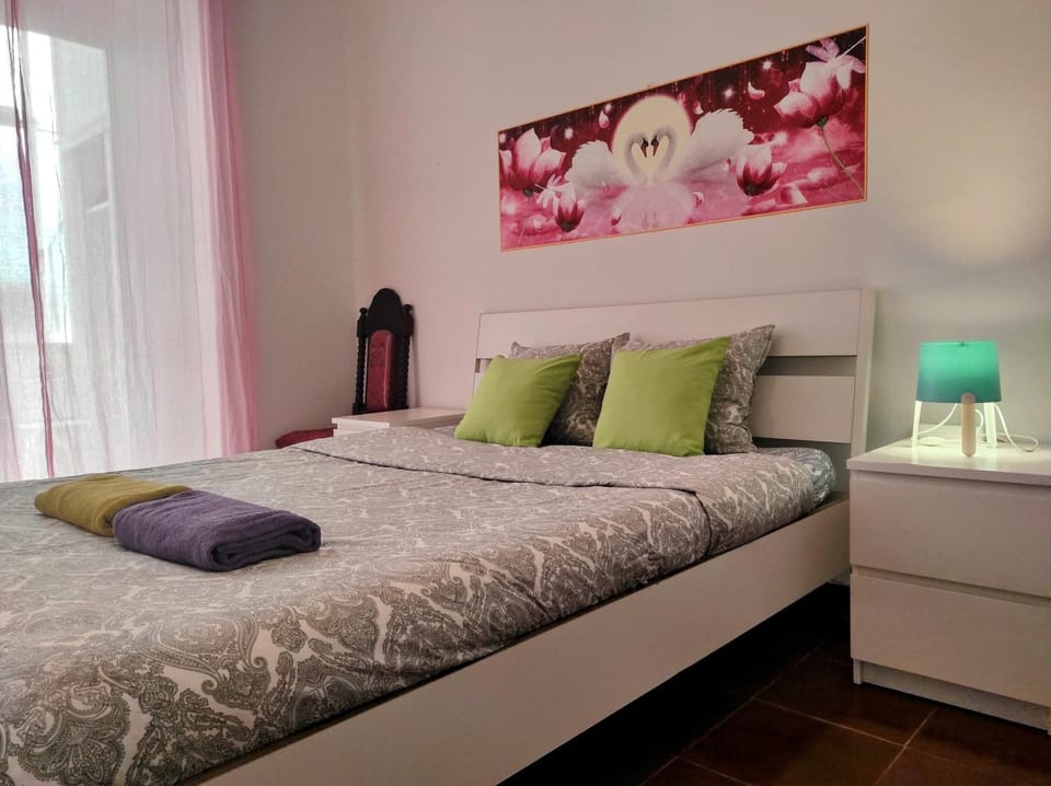 Perfect Room Near Airport 1 Vacation rental in Lisbon