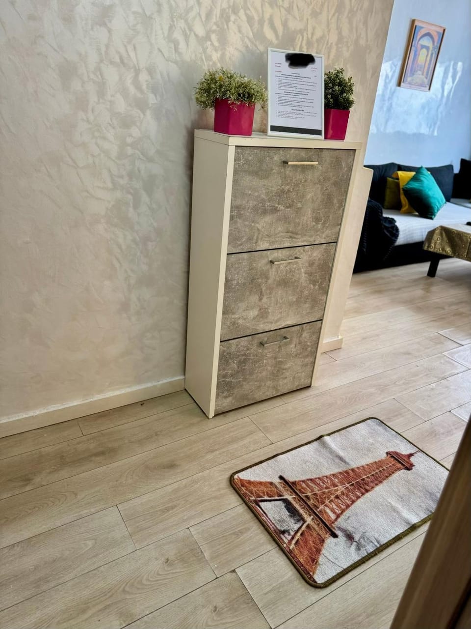 Photo of the whole room, Bedroom
