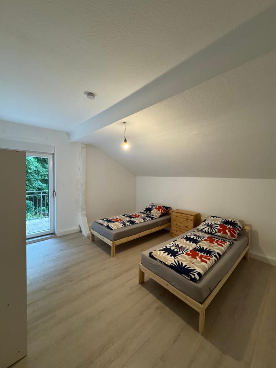 Bed, Living room, Photo of the whole room, Bedroom