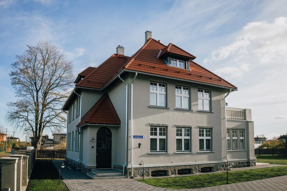 Property building, Day