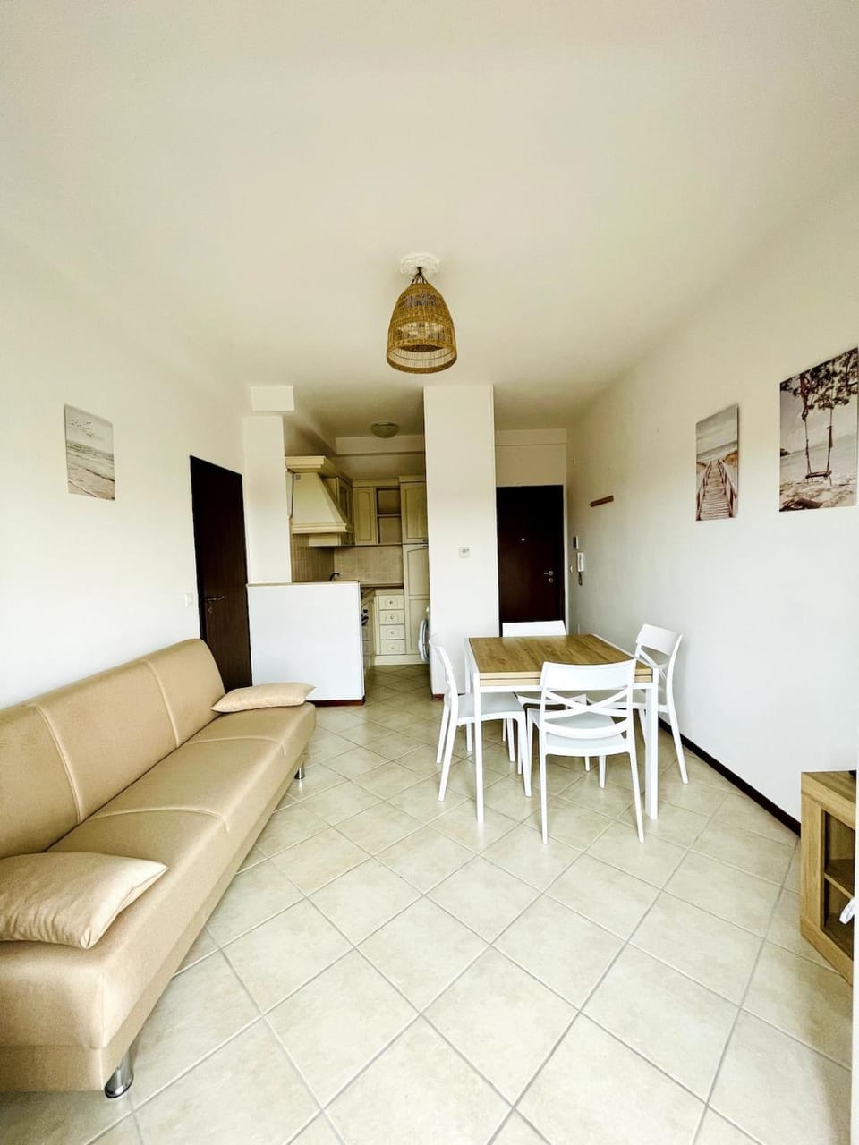 Communal lounge/ TV room, Living room, Dining area