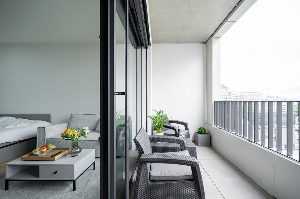 View (from property/room), Balcony/Terrace, Living room, Seating area