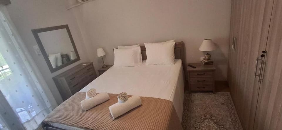 Bed, Photo of the whole room, Bedroom, towels, wardrobe