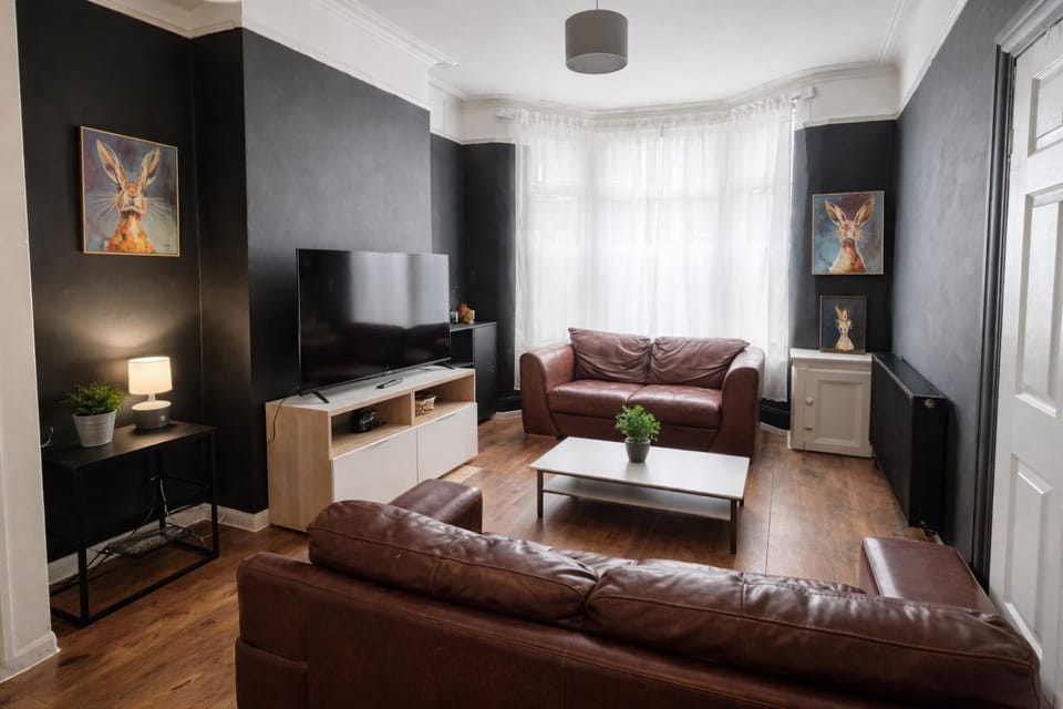 Communal lounge/ TV room, TV and multimedia, Living room