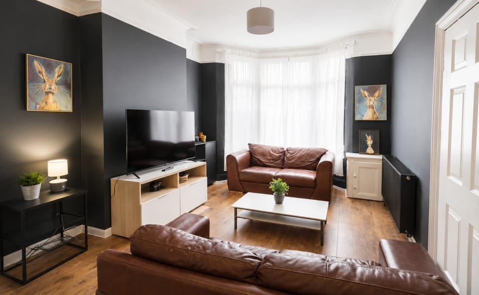 Communal lounge/ TV room, TV and multimedia, Living room