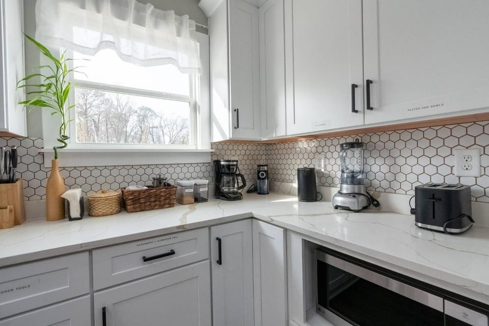 Kitchen or kitchenette, Dining area, kitchen