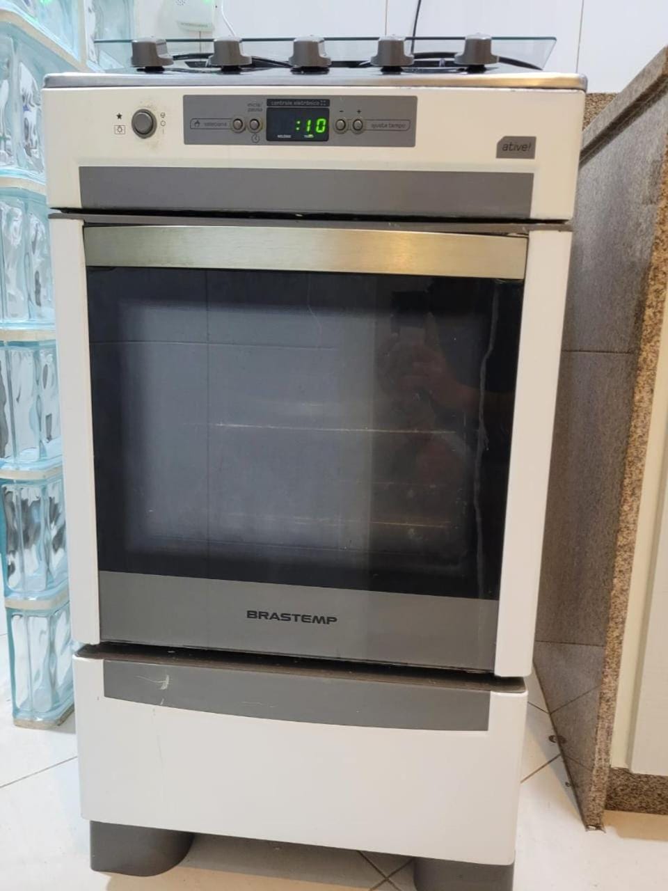 Kitchen or kitchenette, stove