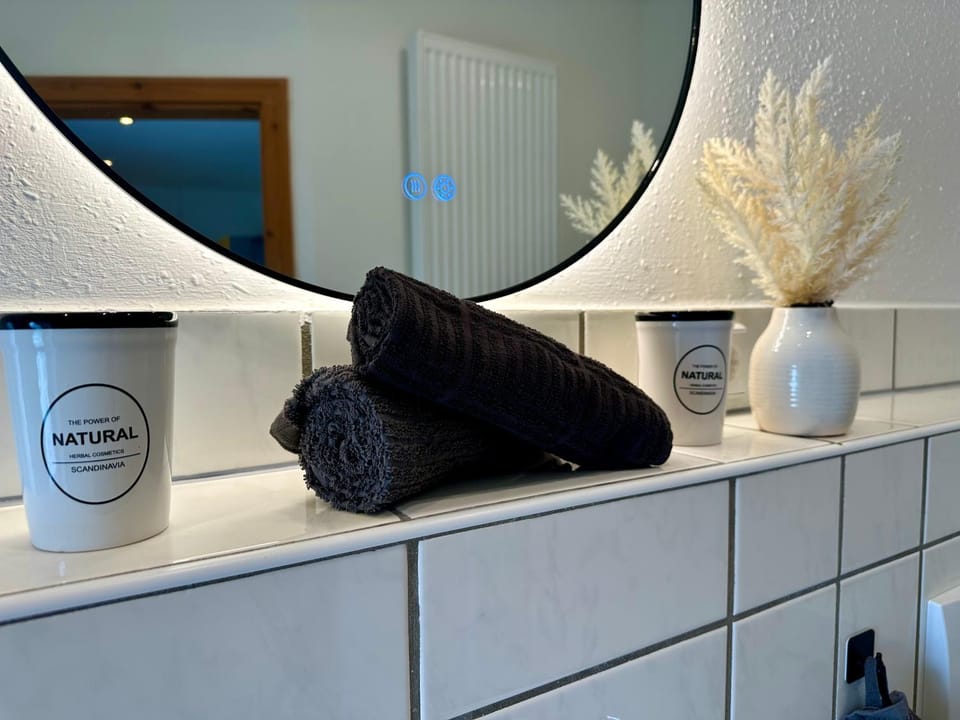 Bathroom, towels