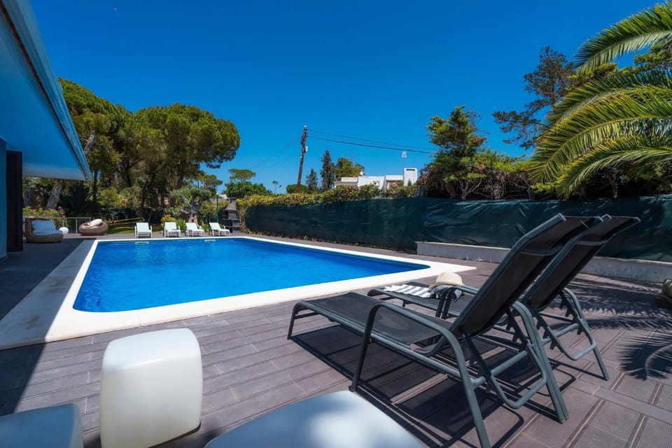Swimming pool, Swimming pool