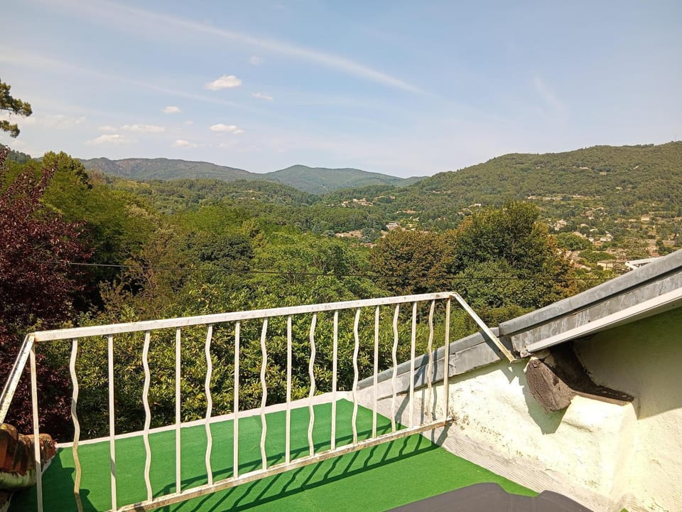 View (from property/room), Balcony/Terrace, Mountain view