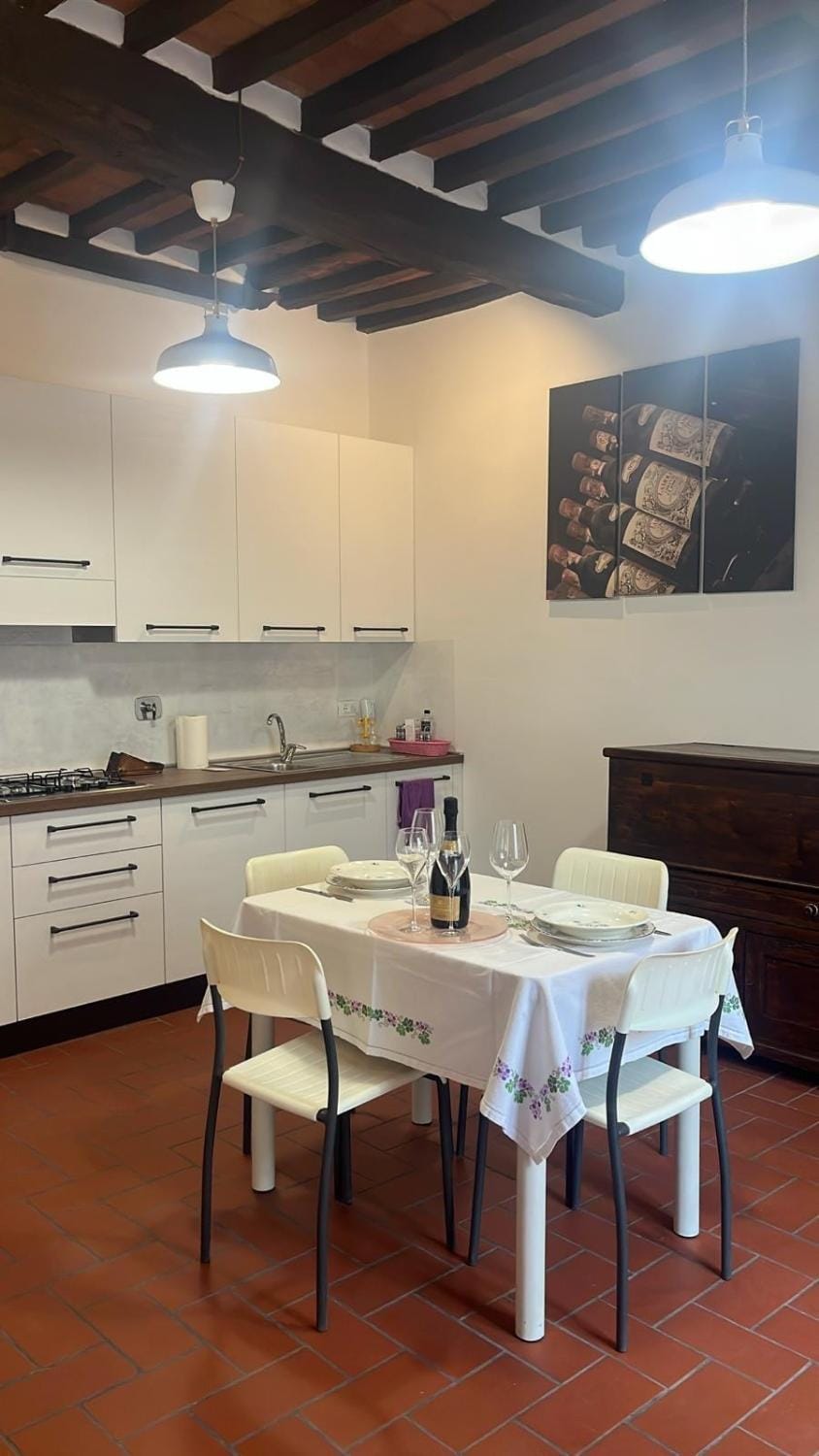 Kitchen or kitchenette, Decorative detail, Dining area, stove