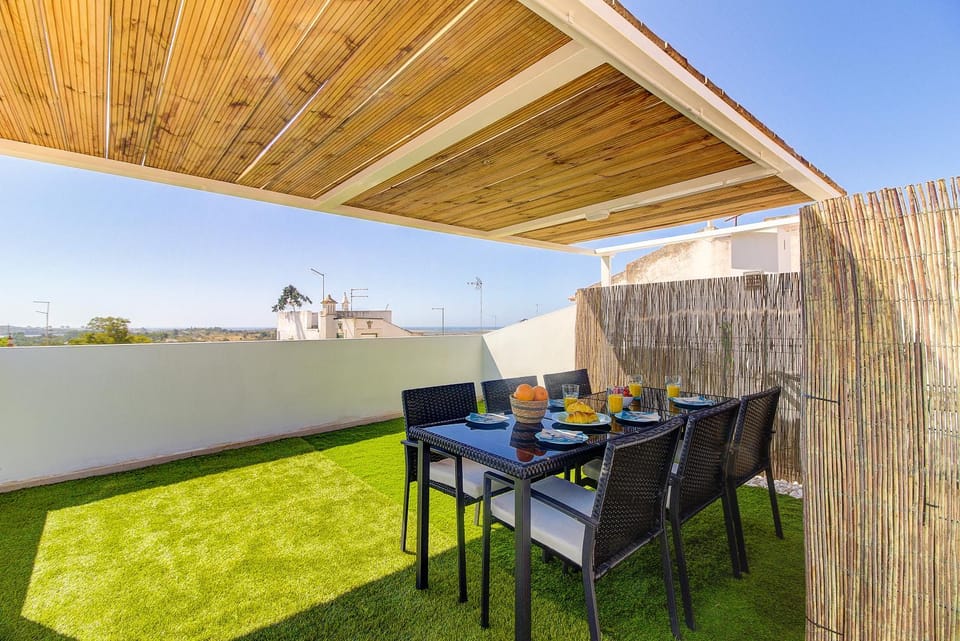 Spring, Garden, View (from property/room), Balcony/Terrace, Dining area, Sea view