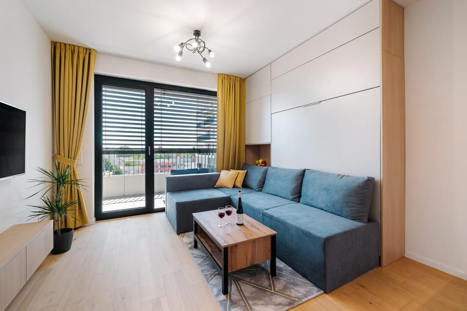 TV and multimedia, Living room, Seating area, Evening entertainment