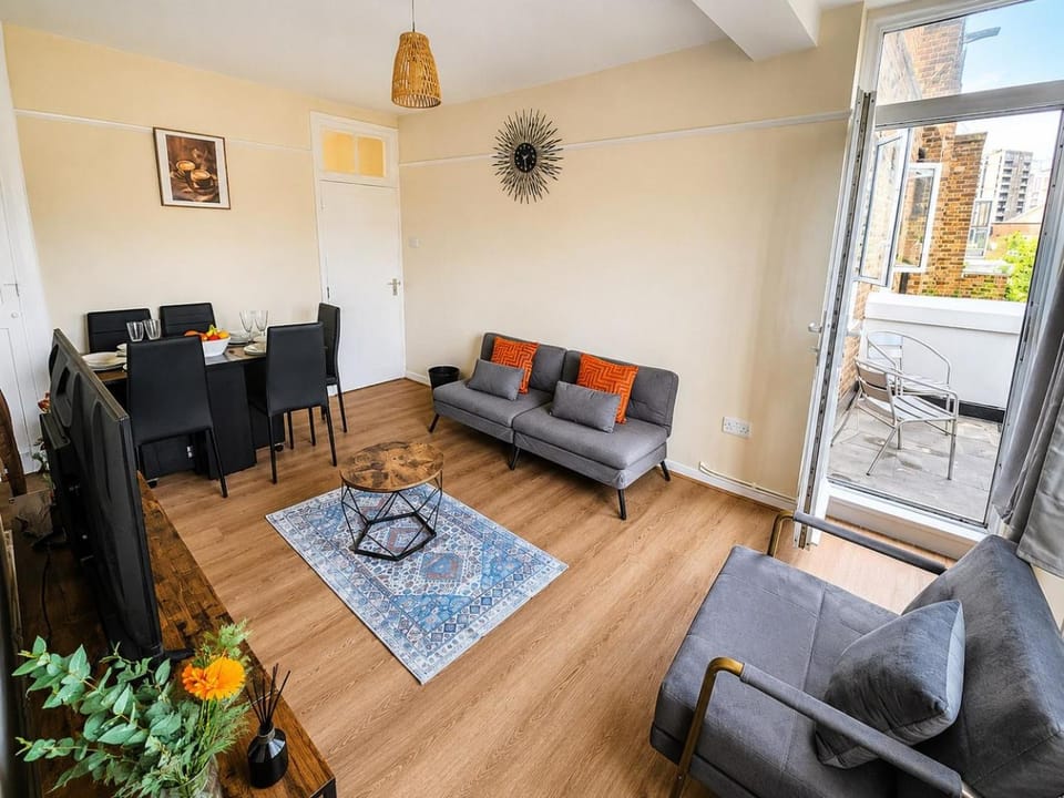 Patio, Balcony/Terrace, Living room, Seating area
