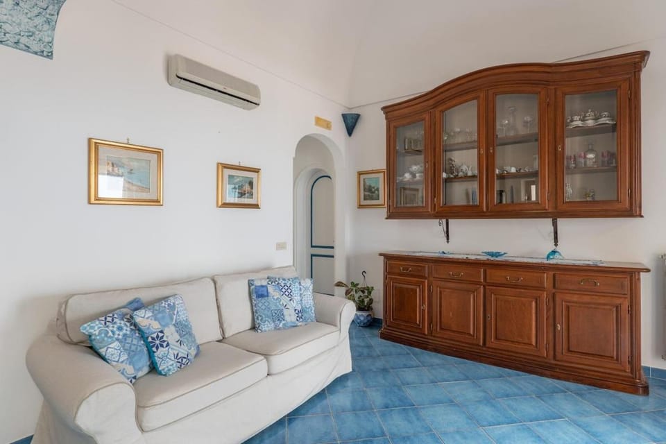 Living room, air conditioner